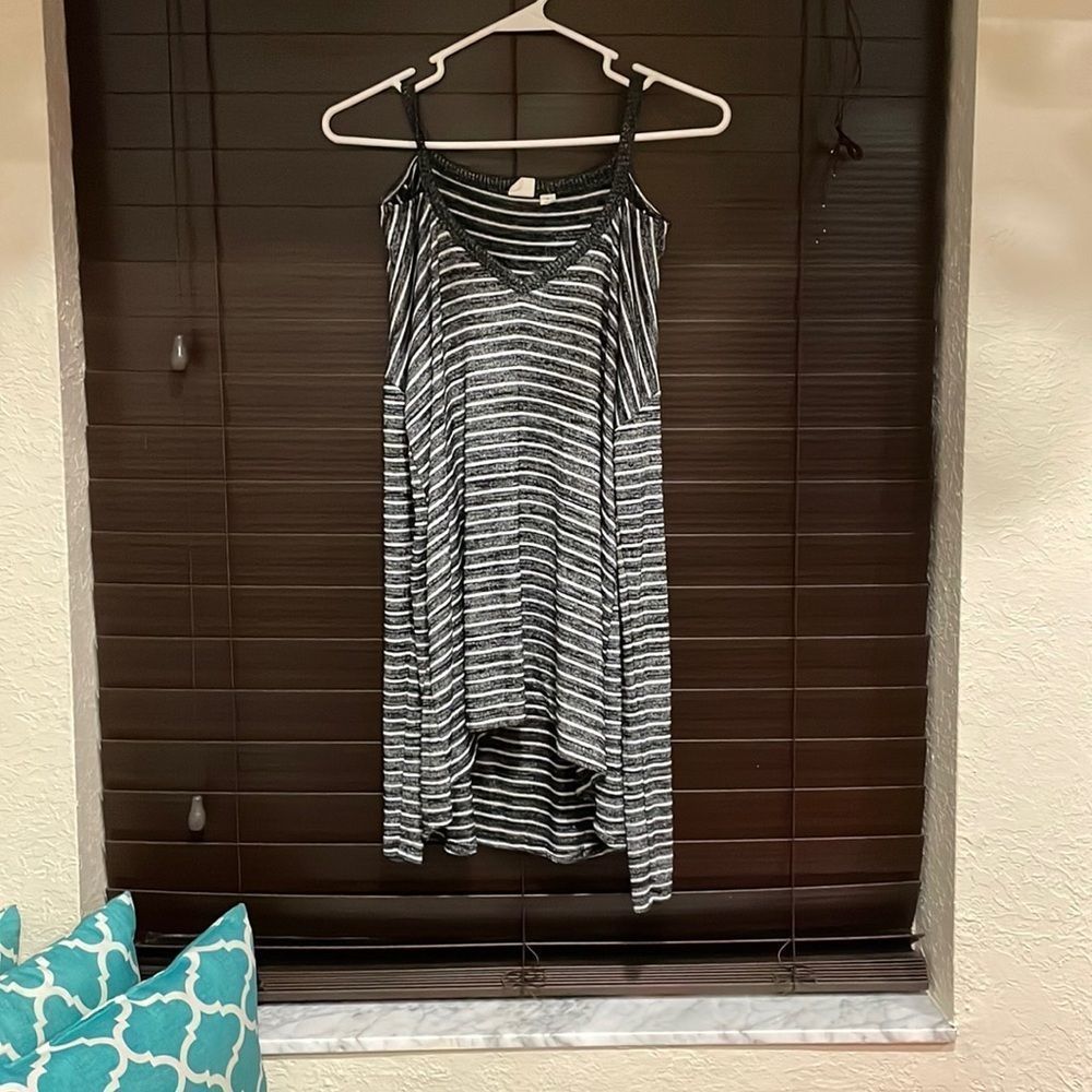 GAP Striped Soft‎ Spun Cold Shoulder